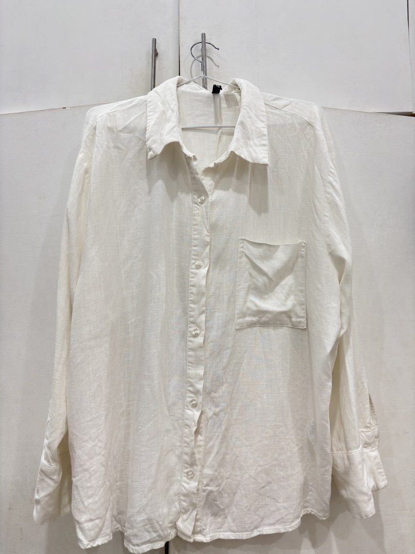 H&M white longsleeve xxl (Category: Longsleeves) located in Digos. Submitted by rara031 (Listing ID 1436084957, Image 1). Description: H&m white longsleeve for women Xl on tag can fit upto xxl Never been used No flaws Rfs: too big on me 📍davao del sur 💵Gcash 🚚JNT.
