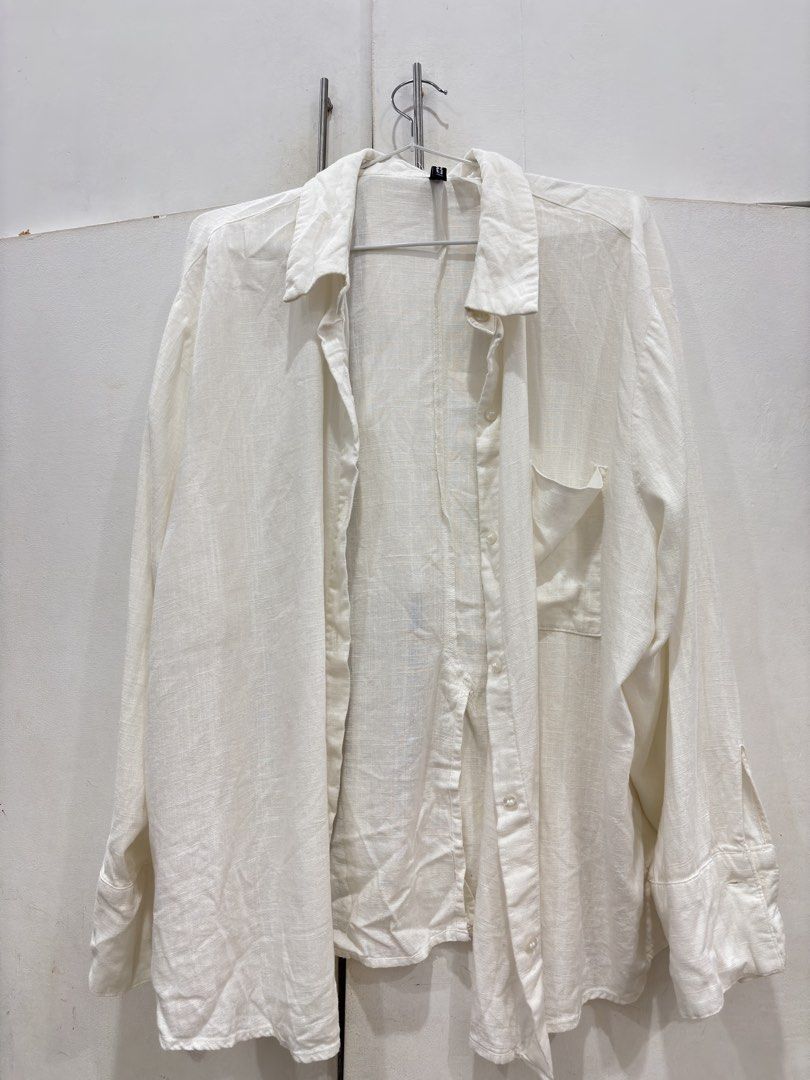 H&M white longsleeve xxl (Category: Longsleeves) located in Digos. Submitted by rara031 (Listing ID 1436084957, Image 2). Description: H&m white longsleeve for women Xl on tag can fit upto xxl Never been used No flaws Rfs: too big on me 📍davao del sur 💵Gcash 🚚JNT.