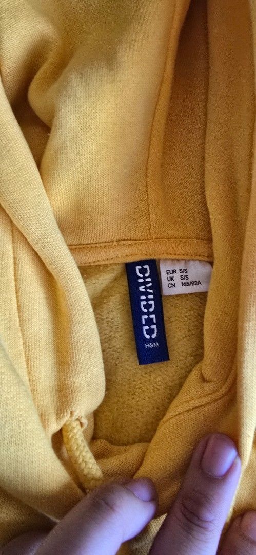 Horror Jason h&m Hoodie (Category: Coats, Jackets and Outerwear) located in Paranaque City. Submitted by swcbs (Listing ID 1435916734, Image 2). Description: - H&M Divided hoodie - Bright yellow color - Size: S - Features a graphic print - Text detail on sleeves - Kangaroo pocket - Drawstring hood.