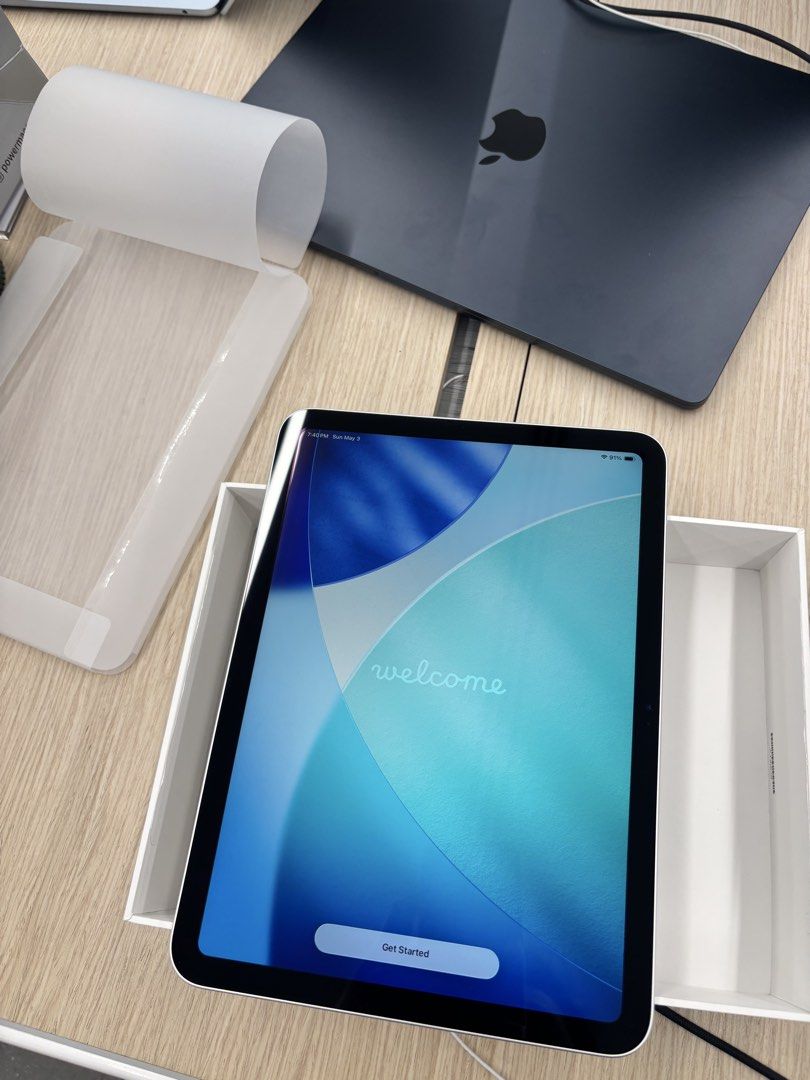 Ipad a16 brandnew 256gb from powermac (Category: iPad) located in Pasig City. Submitted by rmark (Listing ID 1436071528, Image 1). Description: For trade or swap sa ipad air m2/m3/m4 or ipad pro m3 or m4 With receipt of total of 39,000.