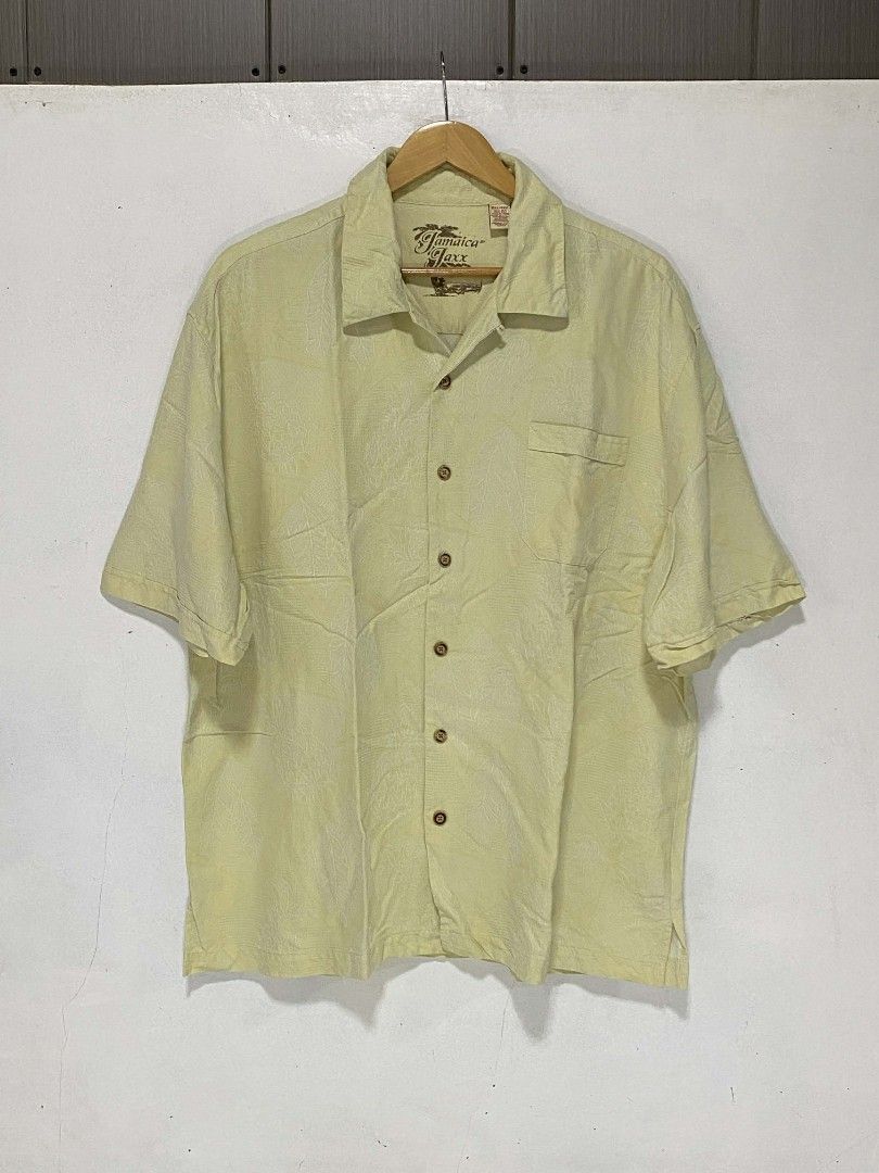 Jamaica Jaxx Printed Polo (Category: Tshirts & Polo Shirts ) located in General Natividad. Submitted by jaygo02 (Listing ID 1435926602, Image 1). Description: fits 2XL 25 x 30 Color rate: 9/10 Issue/s: None 📍Nueva Ecija 📌washed 📌color may vary due to lighting 📌shipping via jnt express.