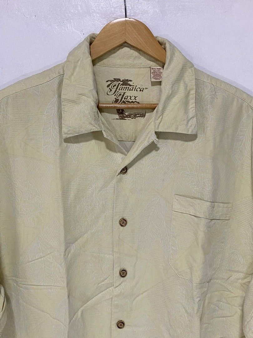 Jamaica Jaxx Printed Polo (Category: Tshirts & Polo Shirts ) located in General Natividad. Submitted by jaygo02 (Listing ID 1435926602, Image 3). Description: fits 2XL 25 x 30 Color rate: 9/10 Issue/s: None 📍Nueva Ecija 📌washed 📌color may vary due to lighting 📌shipping via jnt express.
