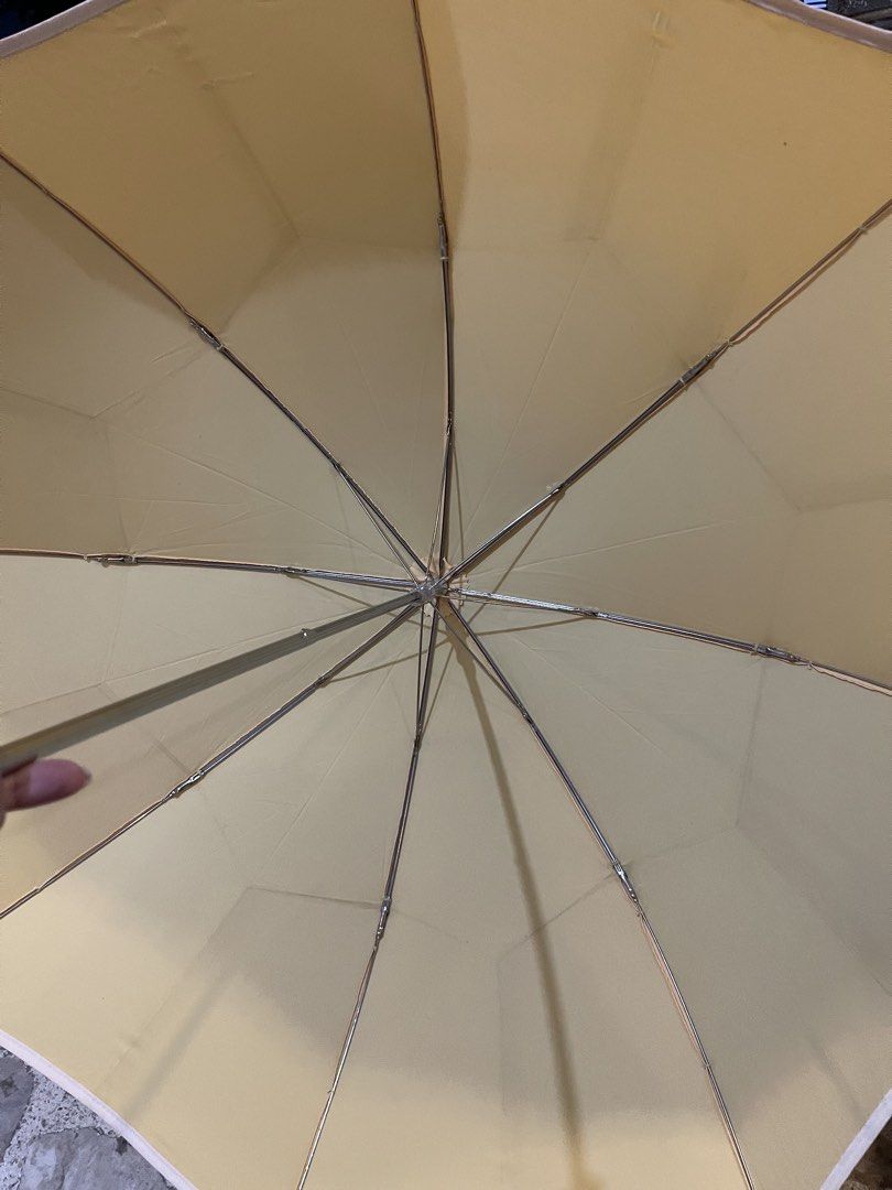 Japan sourced umbrella (Category: Umbrellas) located in San Fernando. Submitted by japansurpluselyu (Listing ID 1436083645, Image 2). Description: .