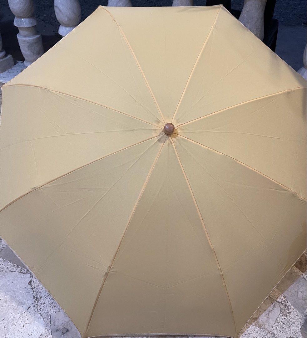 Japan sourced umbrella (Category: Umbrellas) located in San Fernando. Submitted by japansurpluselyu (Listing ID 1436083645, Image 1). Description: .