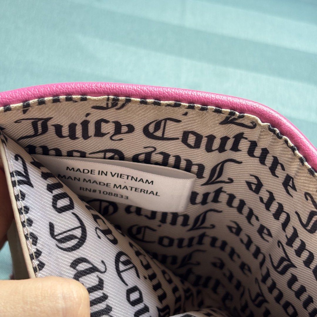 Juicy Couture JC trifold wallet (Category: Wallets & Card holders) located in Baguio. Submitted by ploofi (Listing ID 1435960642, Image 3). Description: .