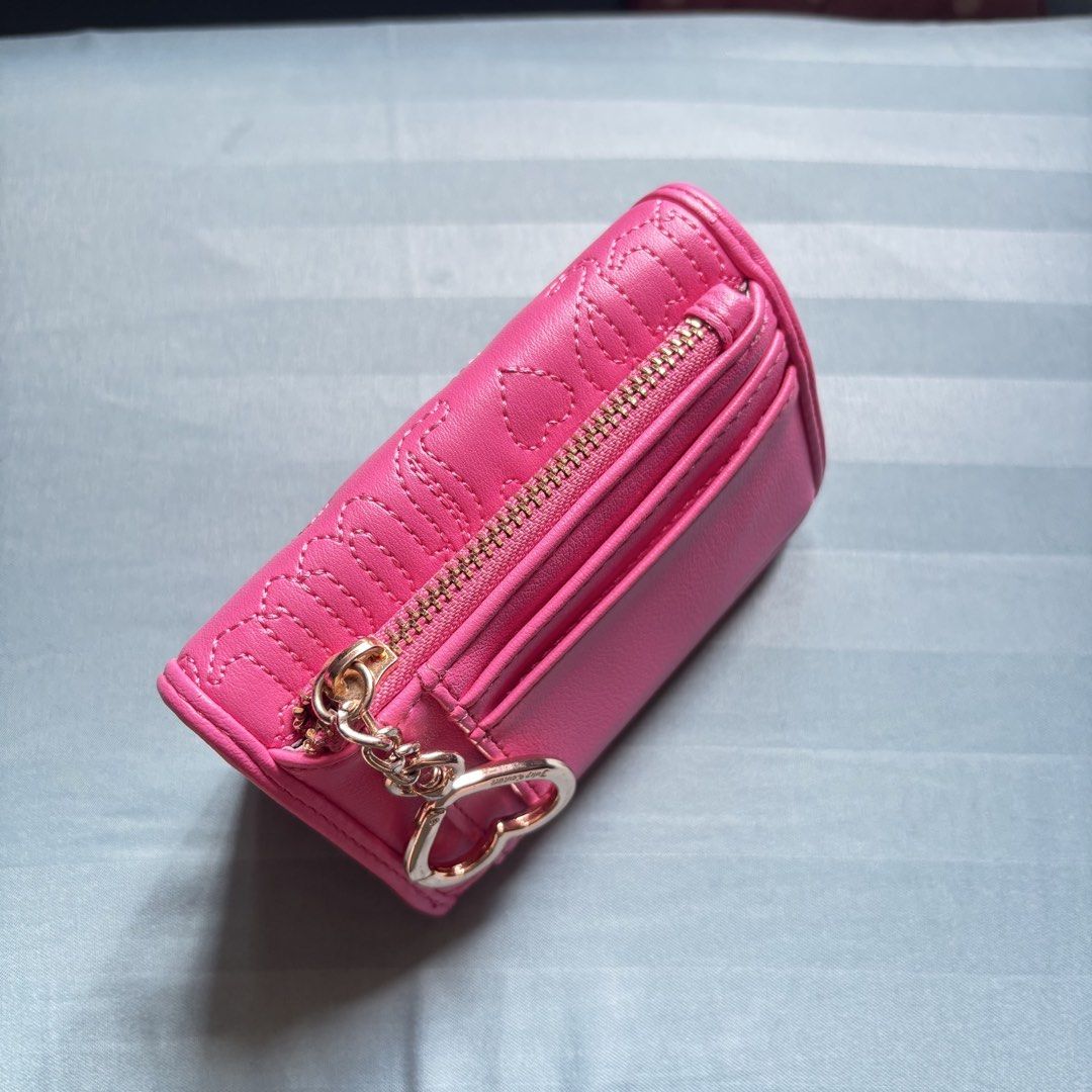 Juicy Couture JC trifold wallet (Category: Wallets & Card holders) located in Baguio. Submitted by ploofi (Listing ID 1435960642, Image 2). Description: .