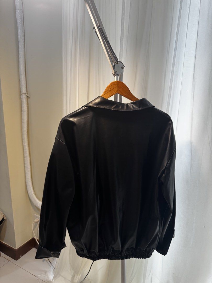 Leather Jacket Unisex (Category: Coats, Jackets and Outerwear) located in Taguig. Submitted by rianneshiii (Listing ID 1435995620, Image 3). Description: .