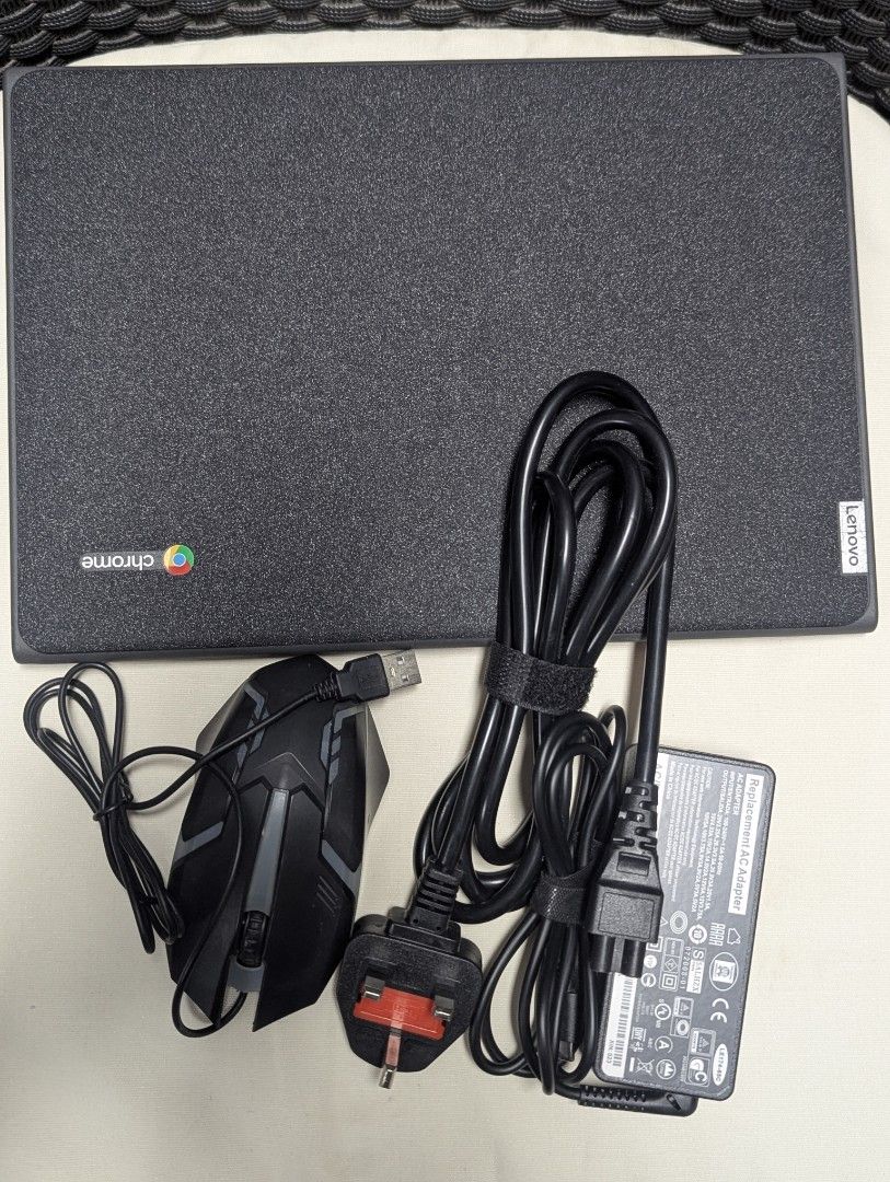 Lenovo Chromebook Laptop with Mouse and Charger