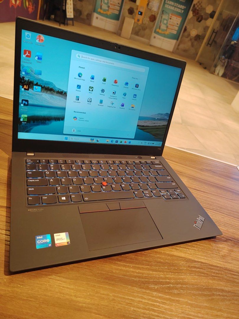 Lenovo ThinkPad T14s Gen 2 Core i7-11th Gen, 16 GB / 512 GB SSD.