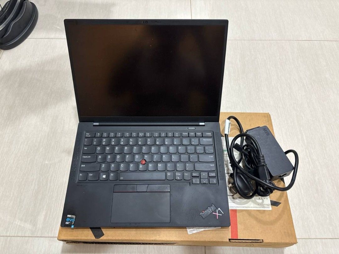 Lenovo ThinkPad X1 Carbon Laptop444558337859932161