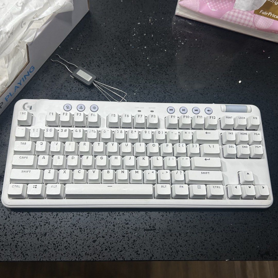 Logitech G715 Wireless Gaming Keyboard - White445054435030487042
