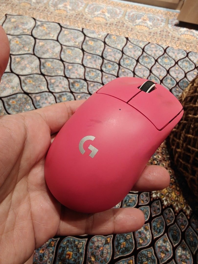 Logitech G Pro X Superlight Wireless Mouse - Pink445055330125752320