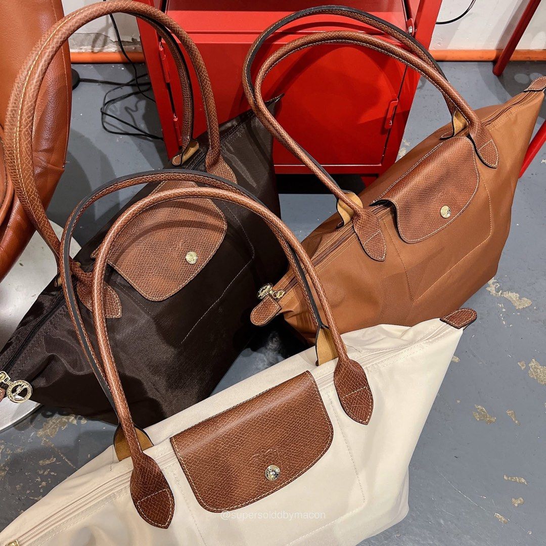 Longchamp Classic MLH Paper, Ebody Brown, Cognac (Category: Luxury Bags & Wallets) located in Caloocan City. Submitted by girl_finds2 (Listing ID 1435954710, Image 1). Description: .