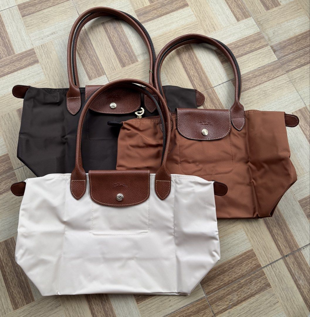 Longchamp Classic MLH Paper, Ebody Brown, Cognac (Category: Luxury Bags & Wallets) located in Caloocan City. Submitted by girl_finds2 (Listing ID 1435954710, Image 3). Description: .