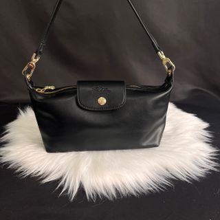 (Category: ) located in . Submitted by luxurious.mall (Listing ID 1436004540, Image 1). Description: .