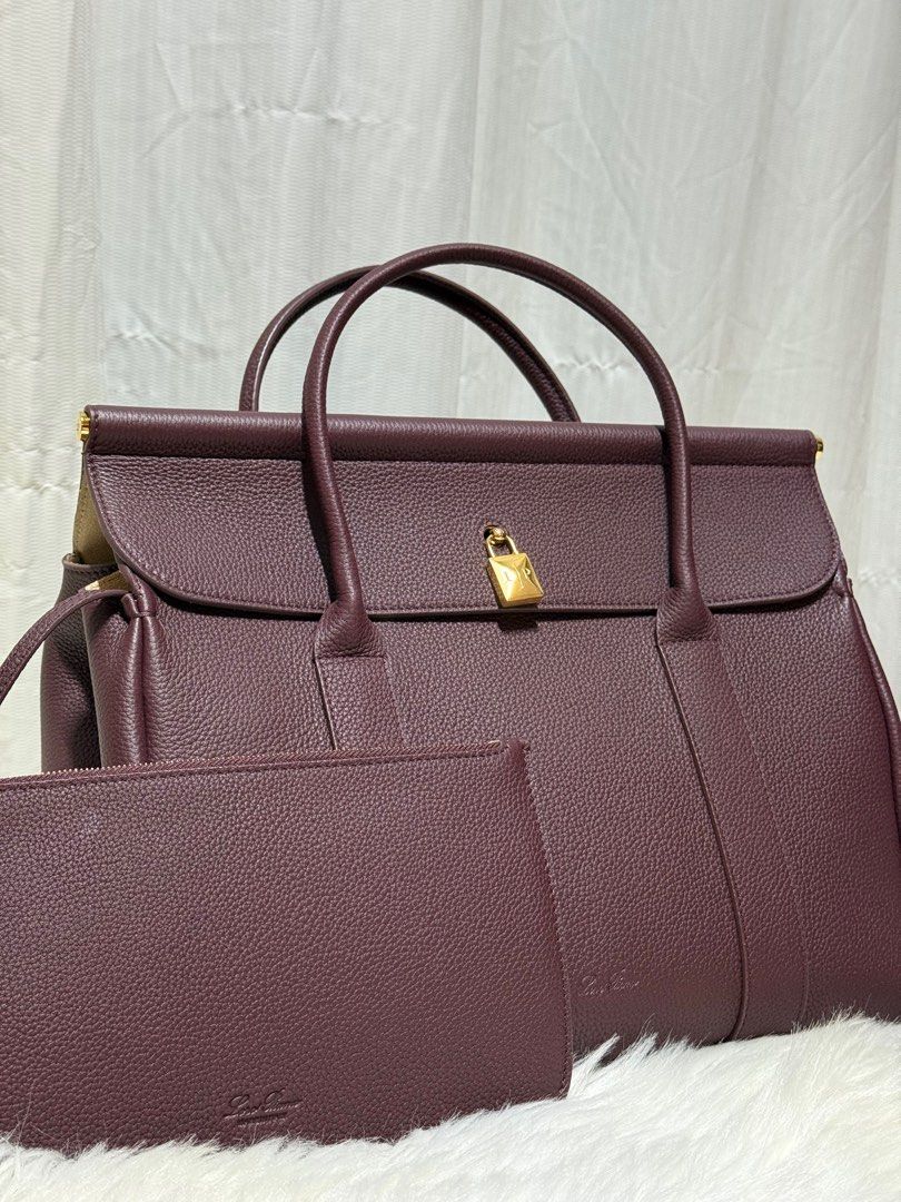 Loro piana Loom bag L32 (Category: Luxury Bags & Wallets) located in Manila. Submitted by shoulderfashion (Listing ID 1436041303, Image 2). Description: .
