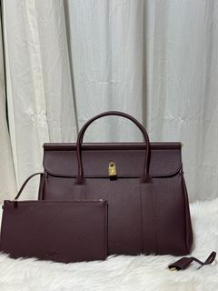 (Category: ) located in . Submitted by shoulderfashion (Listing ID 1436041303, Image 1). Description: .
