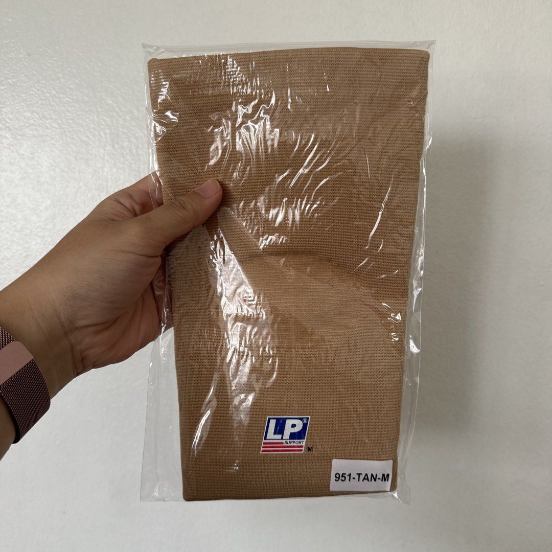 LP SUPPORT 951 Knee Support 20pcs Bundle (Category: Braces, Support & Protection) located in Manila. Submitted by miskym (Listing ID 1435949239, Image 2). Description: Wholesale Price: 379.00/ea for 20pcs 403.00/ea for 10pcs 427.00/ea for 5pcs Retail Price: 474.00 Please refer to size chart for measurements All sizes are available ONHAND & READY TO SHIP! .