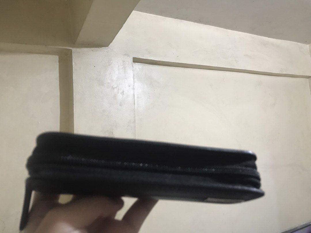 LUXURY BRAND Waterproof leather pencil case (2 pen holders) Cross brand (Category: Stationery & School Supplies) located in Manila. Submitted by maxine_reyes_fernandez (Listing ID 1436050360, Image 2). Description: .