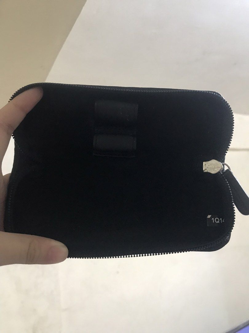 LUXURY BRAND Waterproof leather pencil case (2 pen holders) Cross brand (Category: Stationery & School Supplies) located in Manila. Submitted by maxine_reyes_fernandez (Listing ID 1436050360, Image 3). Description: .