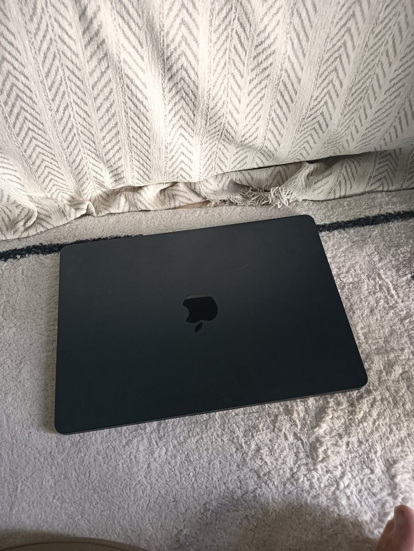 M2 MacBook Air 13"445415504027985921