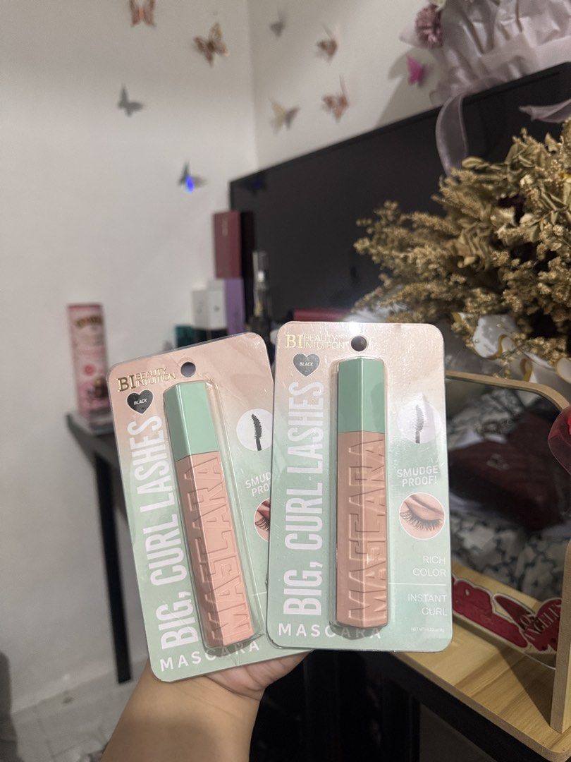 mascara USA brand 🇺🇸 (Category: Makeup) located in Manila. Submitted by itsmedaph (Listing ID 1435952425, Image 1). Description: 200 each 🇺🇸 brandnew.