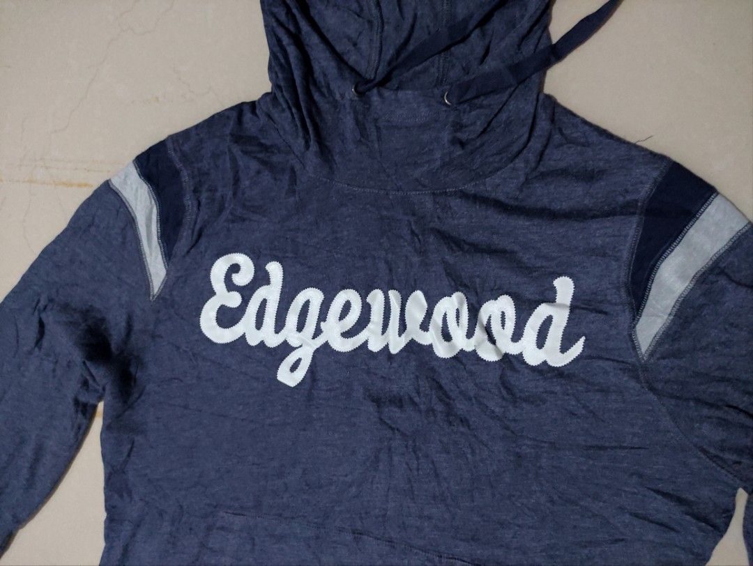 New Era Edgewood Hoodie (Category: Hoodies) located in Liloan. Submitted by capriusapparel (Listing ID 1436061715, Image 3). Description: .