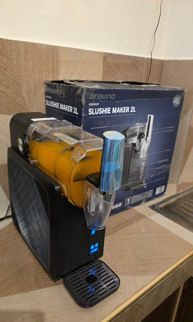 NEW SLUSHIE MAKER 2L (Category: Refrigerators and Freezers) located in Bulacan. Submitted by iamvanillapeach (Listing ID 1435975022, Image 2). Description: New. You can try in actual if pick up. Fully tested. With days service warranty..