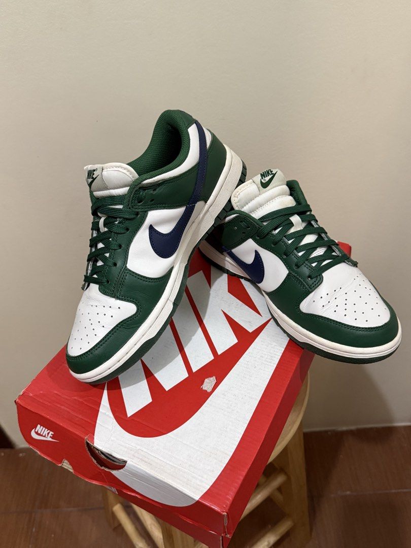 Nike Dunk Low Green White (Navy swoosh) (Category: Sneakers) located in Mandaluyong City. Submitted by ghailecruz (Listing ID 1435970474, Image 1). Description: - Nike Dunk Low - Green and white colorway - US Size 7.5 - Includes original box - Used 3x.