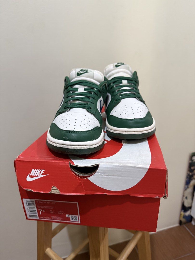 Nike Dunk Low Green White (Navy swoosh) (Category: Sneakers) located in Mandaluyong City. Submitted by ghailecruz (Listing ID 1435970474, Image 2). Description: - Nike Dunk Low - Green and white colorway - US Size 7.5 - Includes original box - Used 3x.