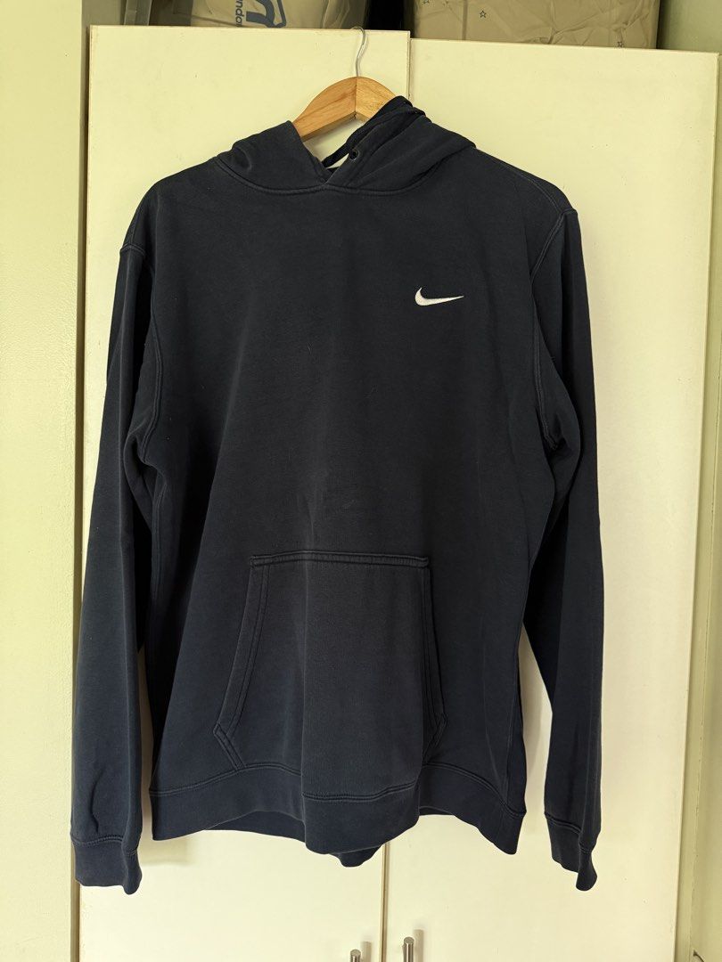 Nike Hoodie (Category: Coats, Jackets and Outerwear) located in Manila. Submitted by jpsayooo (Listing ID 1435951683, Image 1). Description: Nike Hoodie – Navy Blue (Large, Oversized Fit) Classic and versatile hoodie in a deep navy blue color. Size Large with a slightly oversized fit—perfect for a relaxed, streetwear look. Made from soft and comfortable fabric, ideal for everyday wear. ✔️ Original Nike ✔️ Minimalist design with small swoosh logo 
