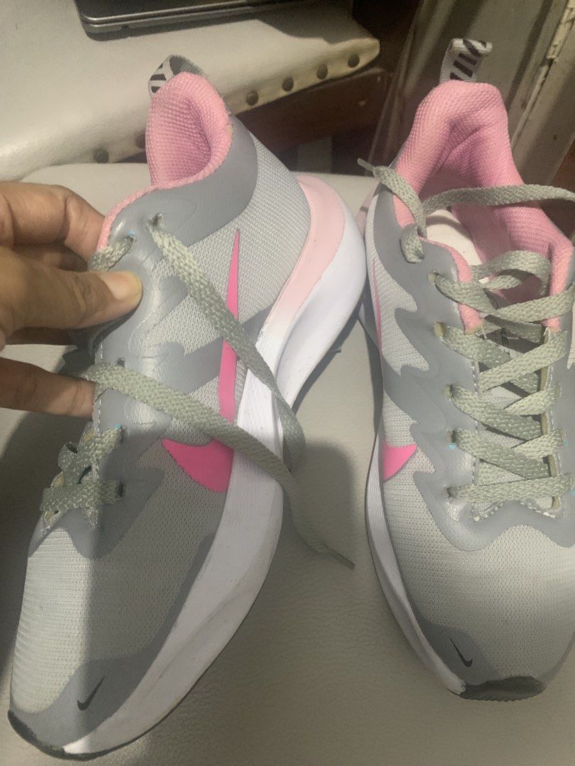 Nike running abu pink (Kategori: Sepatu Wanita) berada di Jakarta Barat. Dikirim oleh prelovedbydieth (ID iklan 1436041274, Gambar 2). Deskripsi: Size 37 Insol 23 cm Nyaman Deffect pemakaian standar Tidak bau No box Nego bole asal ga sadis .