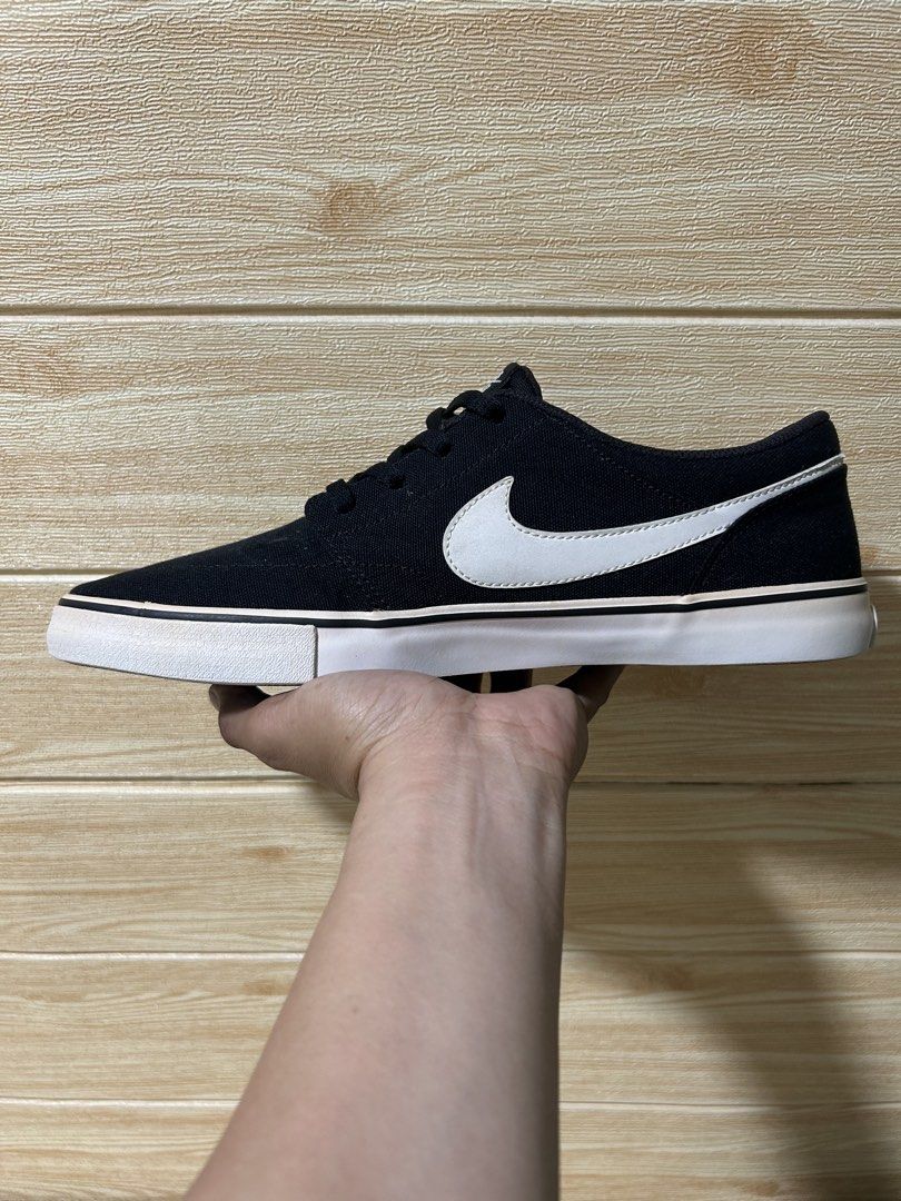 Nike Sb Portomore Canvas "Black & White" (Category: Sneakers) located in Butuan. Submitted by selected.kicks (Listing ID 1435921471, Image 2). Description: Nike Sb Portmore Canvas "Black & White" Size 10 | 44 | 28 cm - authentic 💯 - used pair - yellowish outsole - excellent condition.