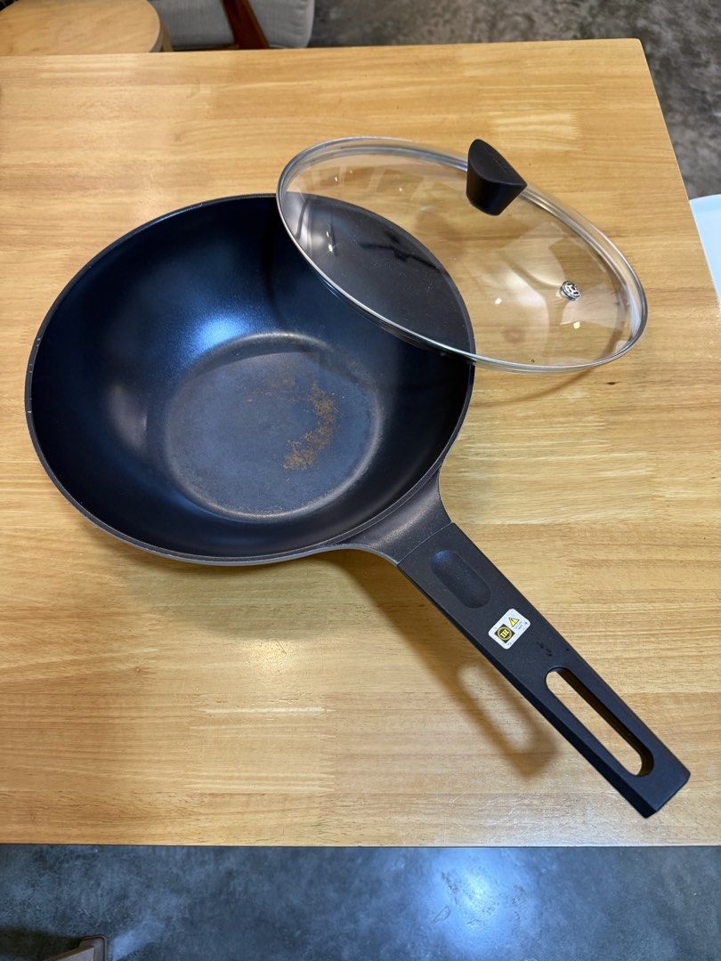 Non-Stick Wok with Glass Lid