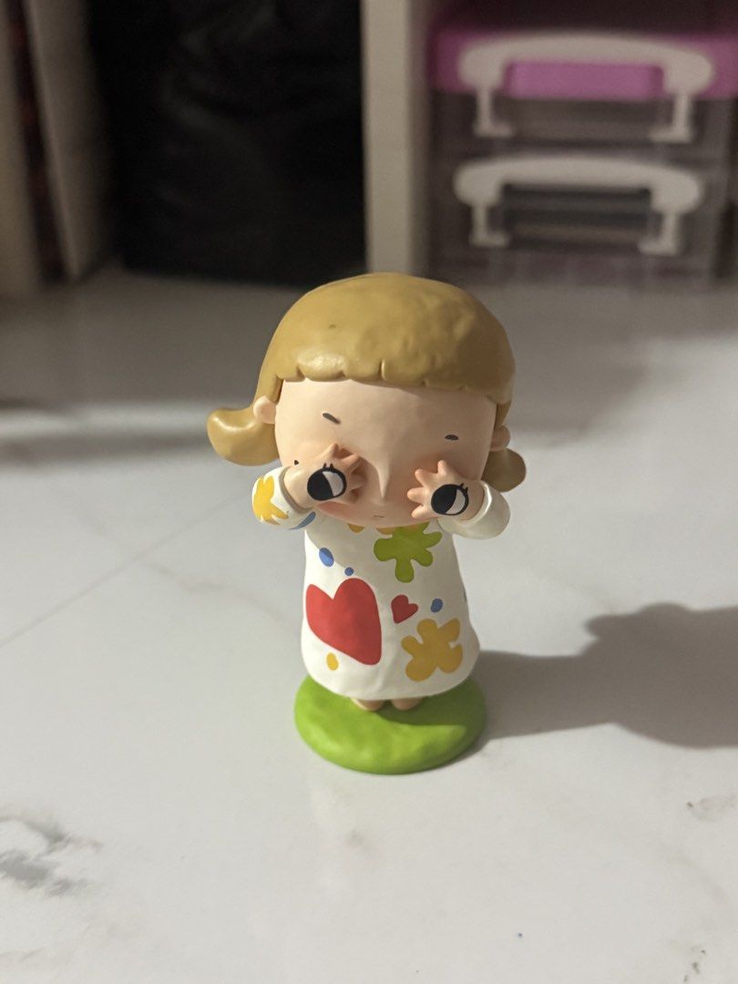 Nyota Figurine - A Brief Escape (Category: Designer & Blind Box Toys) located in Manila. Submitted by rubyjanesdy (Listing ID 1435981528, Image 1). Description: - condition: like new — naka display lang po sya sa room ko - mod: lalamove or lbc - mop: gcash or maya - loc: metro manila.