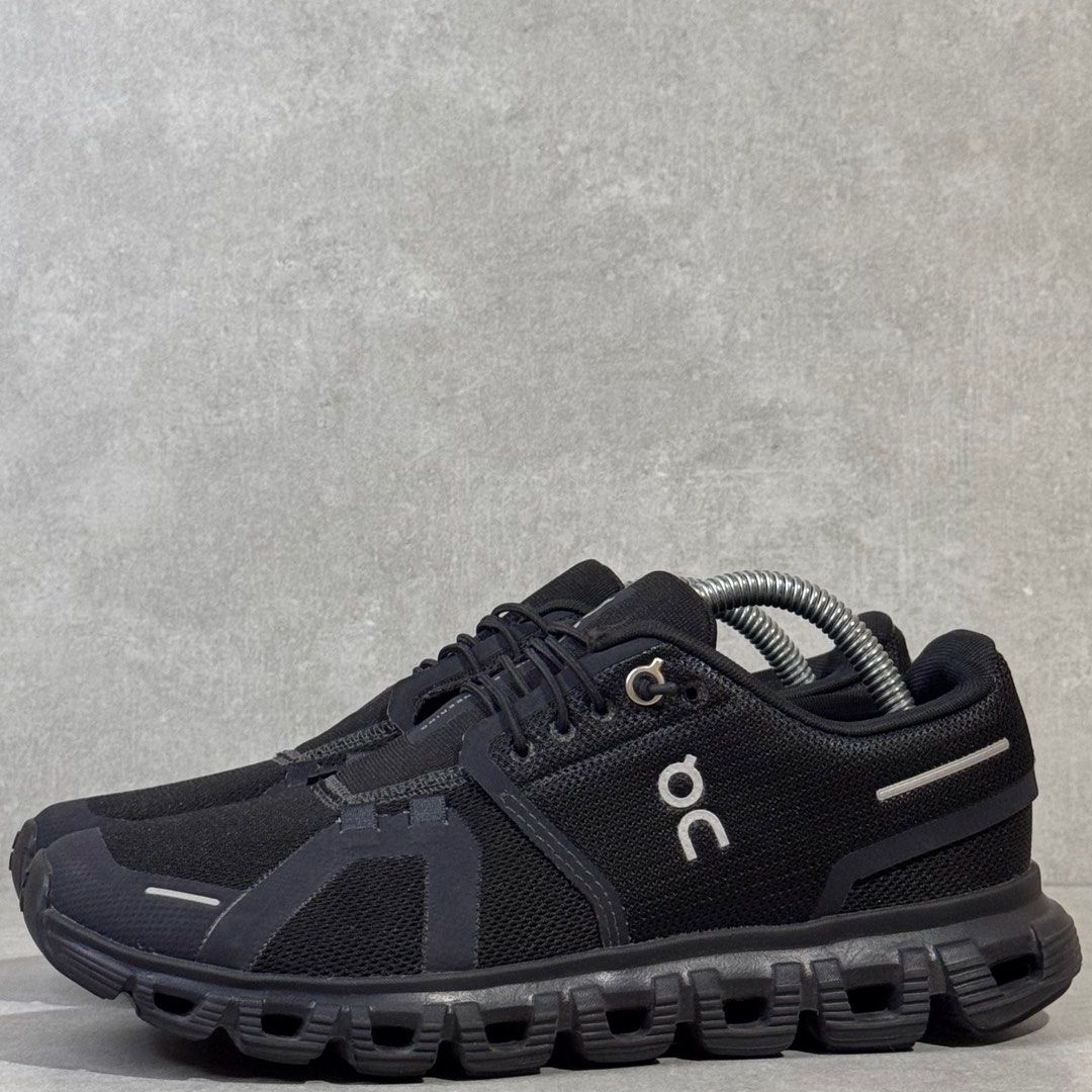 ONCLOUD 6 BLACK (Category: Sneakers) located in Guagua. Submitted by thriftby.ejay (Listing ID 1435915228, Image 1). Description: ONCLOUD 6 BLACK SIZE 6 US WOMENS | 23 CM BRAND NEW CONDITION (NOT THRIFTED) 5,499 ONLY .