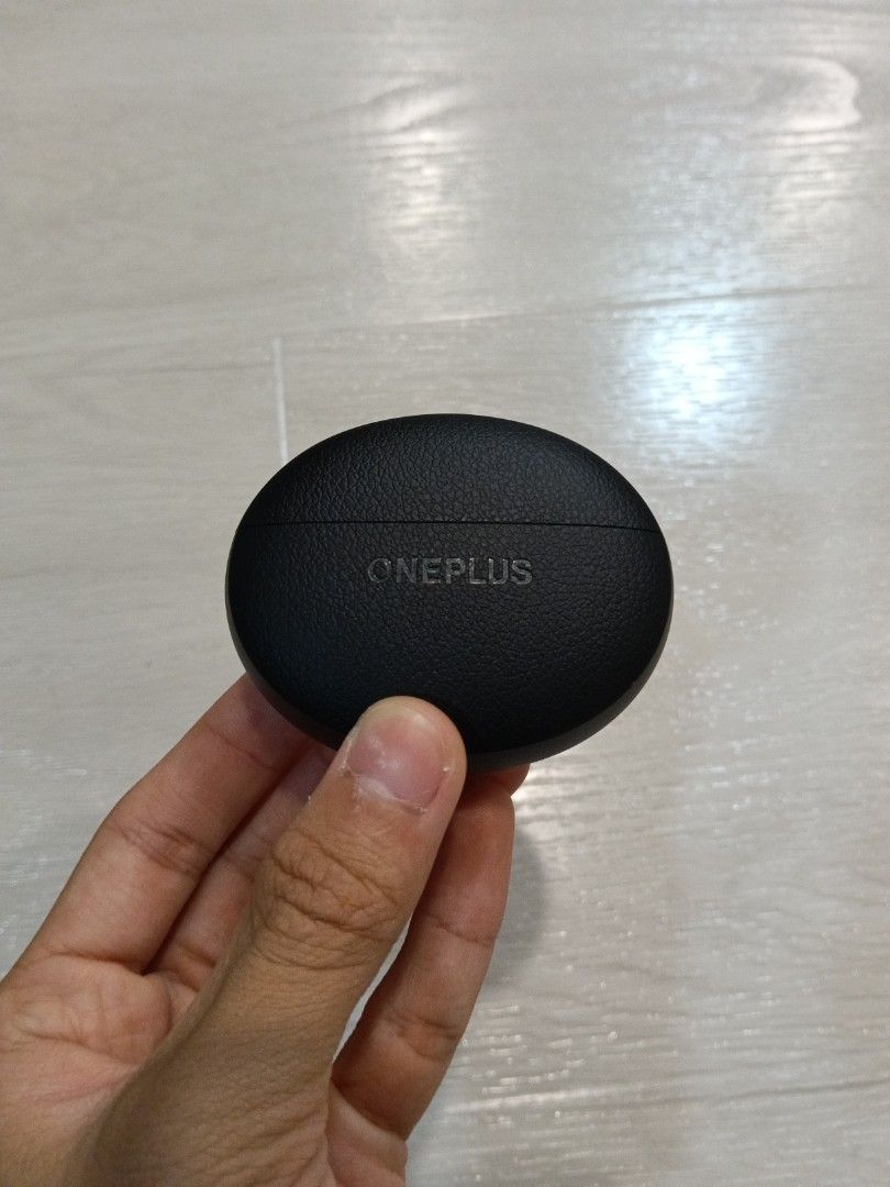 OnePlus Buds Pro 3 case