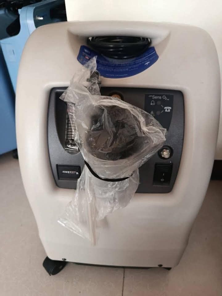 Oxygen concentrator (Category: Other Assistive Aids) located in Manila. Submitted by gracepangan_02 (Listing ID 1435923121, Image 3). Description: For sale Invacare Perfecto2 V Oxygen concentrator which is a medical device used for delivering supplemental oxygen to individuals with breathing disorders. It provides a continuous flow of up to 5 liters per minute (LPM). The unit is compact, relatively quiet, and lightweight, making it suitable for h