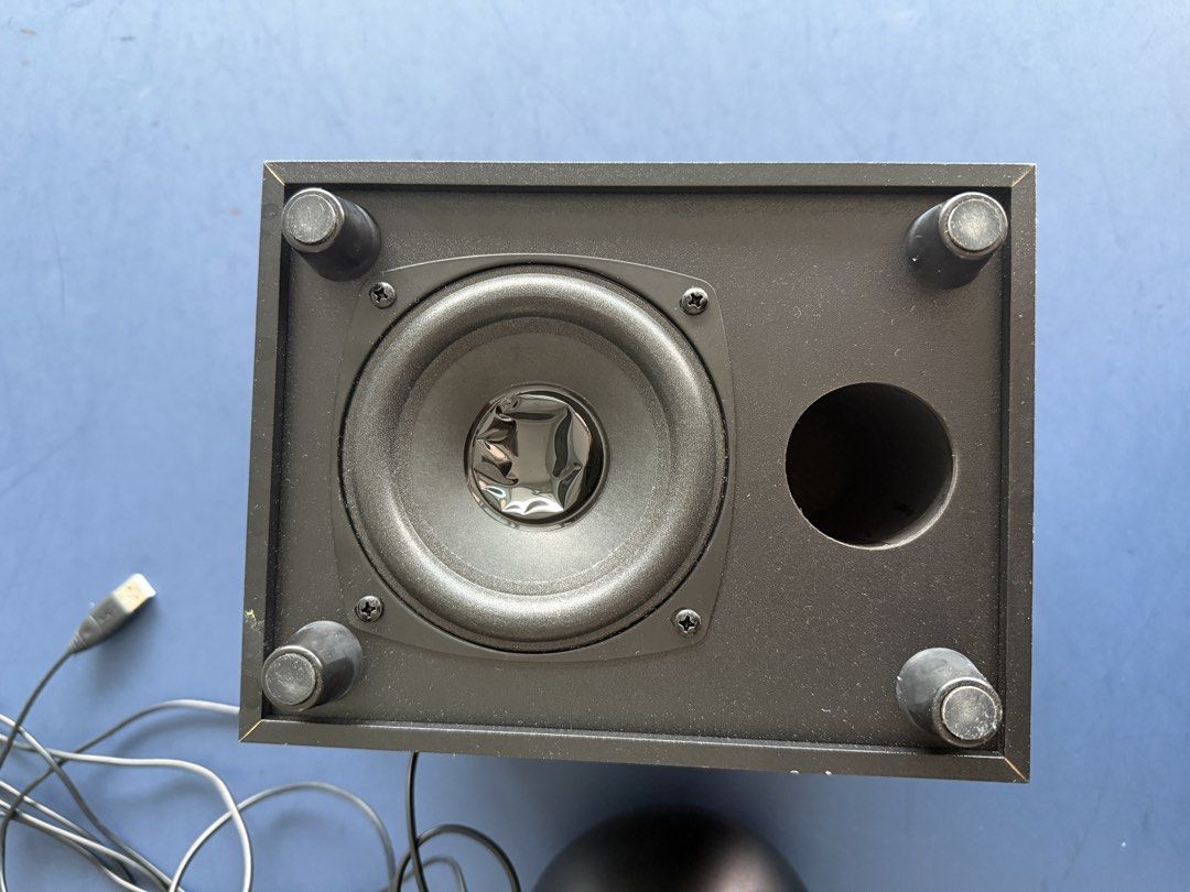 Pebble 2.0 speaker with subwoofer454971009396920323