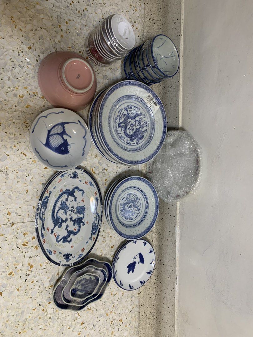 Plates and bowls445131278894376961