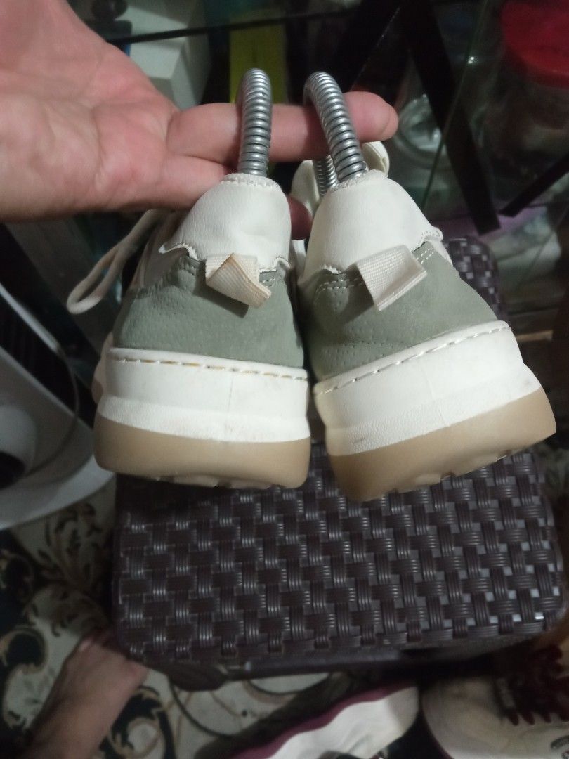 Platform Sneakers - White and Green (Category: Sneakers) located in Manila. Submitted by studiozero51579 (Listing ID 1436070675, Image 3). Description: - Stylish white and green platform sneakers - Features a unique design - Thick sole - White laces - Combination of white and green panels - Light brown soles.