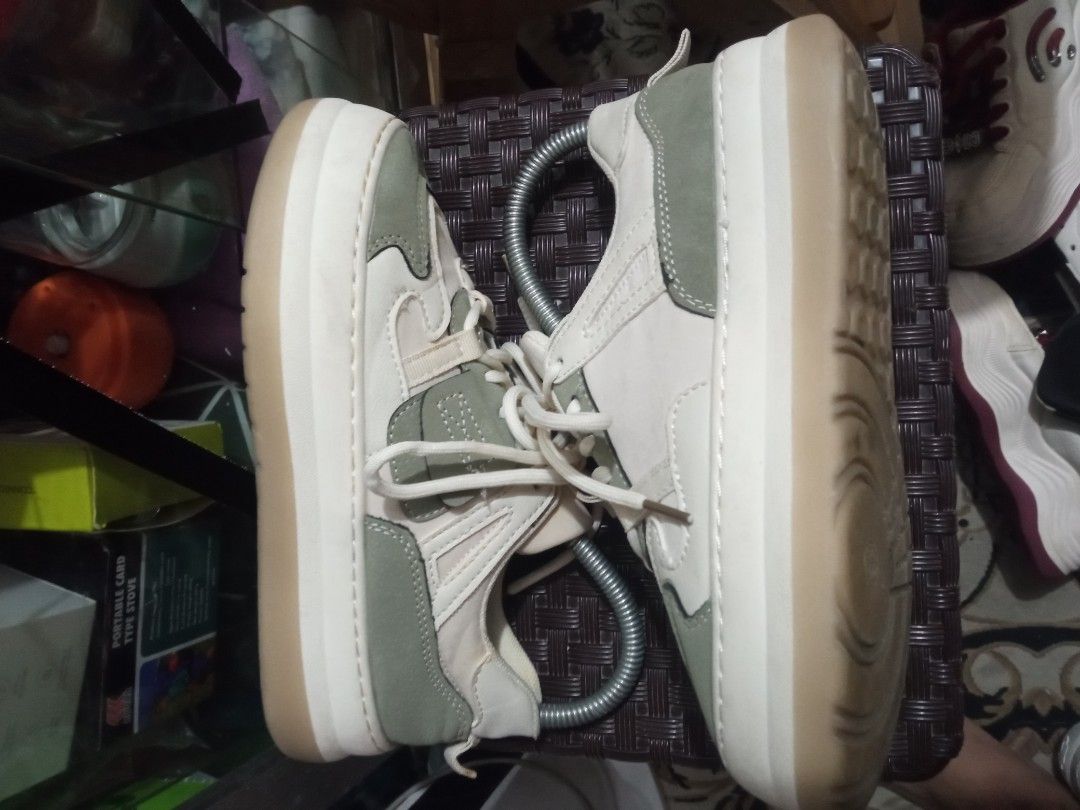 Platform Sneakers - White and Green (Category: Sneakers) located in Manila. Submitted by studiozero51579 (Listing ID 1436070675, Image 2). Description: - Stylish white and green platform sneakers - Features a unique design - Thick sole - White laces - Combination of white and green panels - Light brown soles.