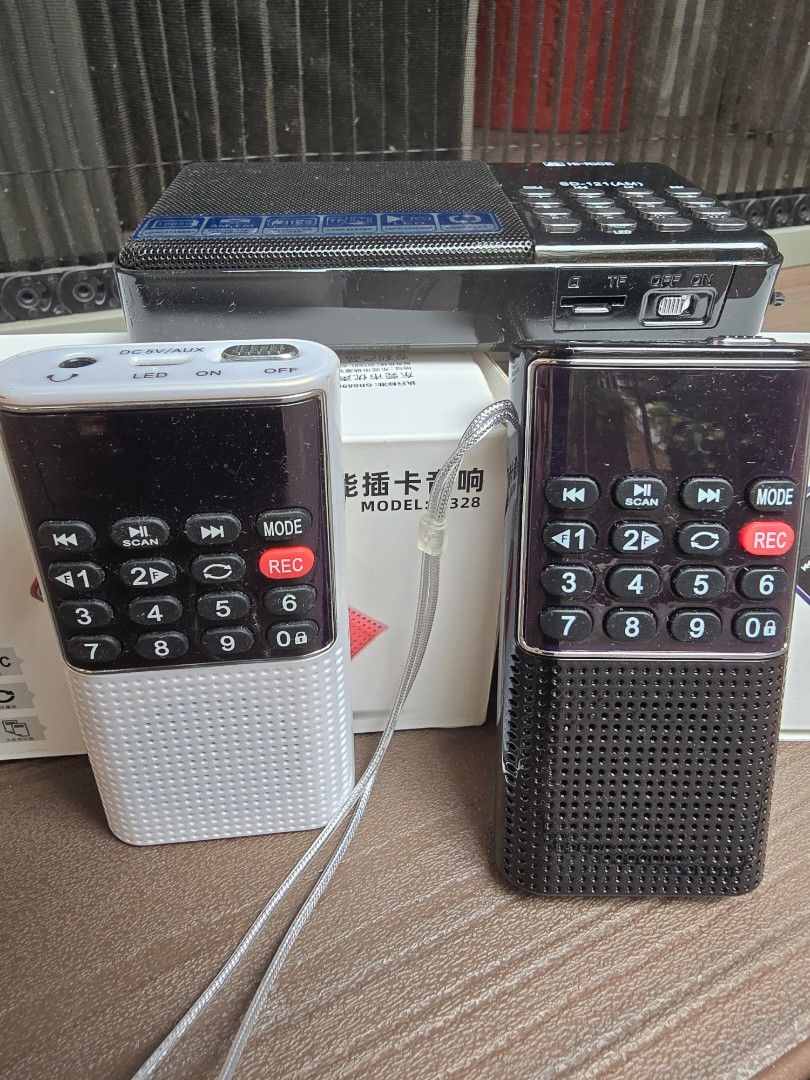 Portable speaker/radio