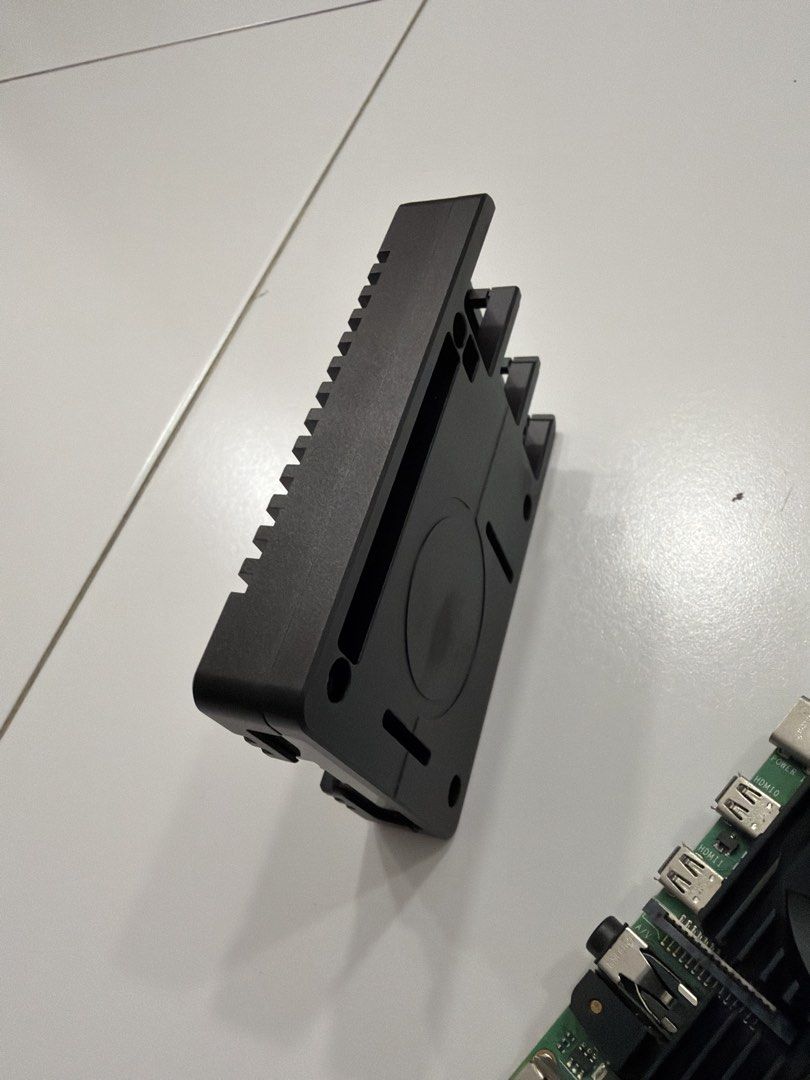 Raspberry Pi 4 Model B with Argon ONE Case445048285530705922