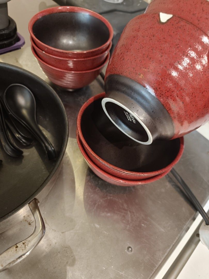 Red Ceramic Bowls and Black Spoons Set445132123166494722