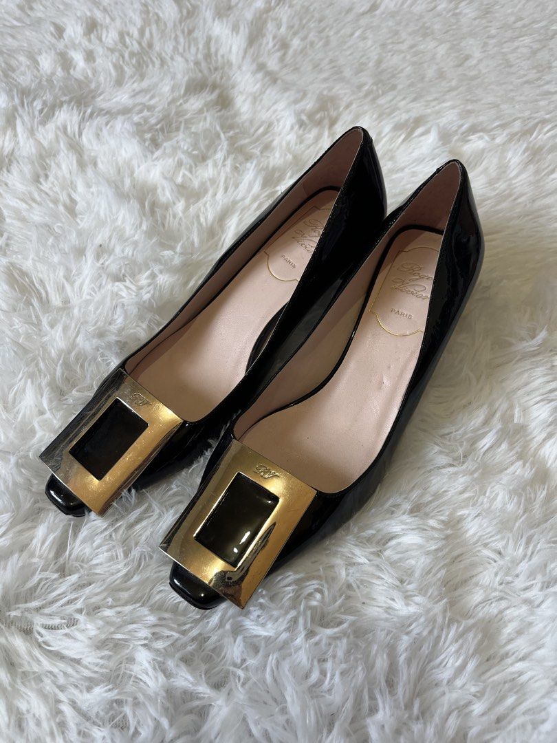 Roger Vivier Belle Vivier pumps (Category: Sneakers & Footwear) located in Manila. Submitted by ishoefits (Listing ID 1436060933, Image 1). Description: Size 36 Patent Leather material No issue DM If interested ❌ No to lowballers ✅ j&t or lalamove.