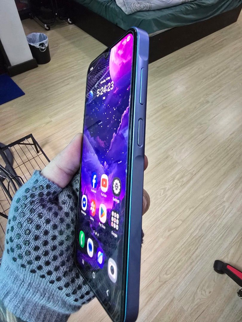 Samsung Galaxy A15 5G (128gb) (Category: Samsung) located in Manila. Submitted by tomilee (Listing ID 1436004865, Image 2). Description: Samsung Galaxy A15 5G (128gb) P6,000 (fix) Smartlock No issue Unit only Good as new Makinis Nakatago lang Rfs: extra phone Pick up Proj 8 Qc.