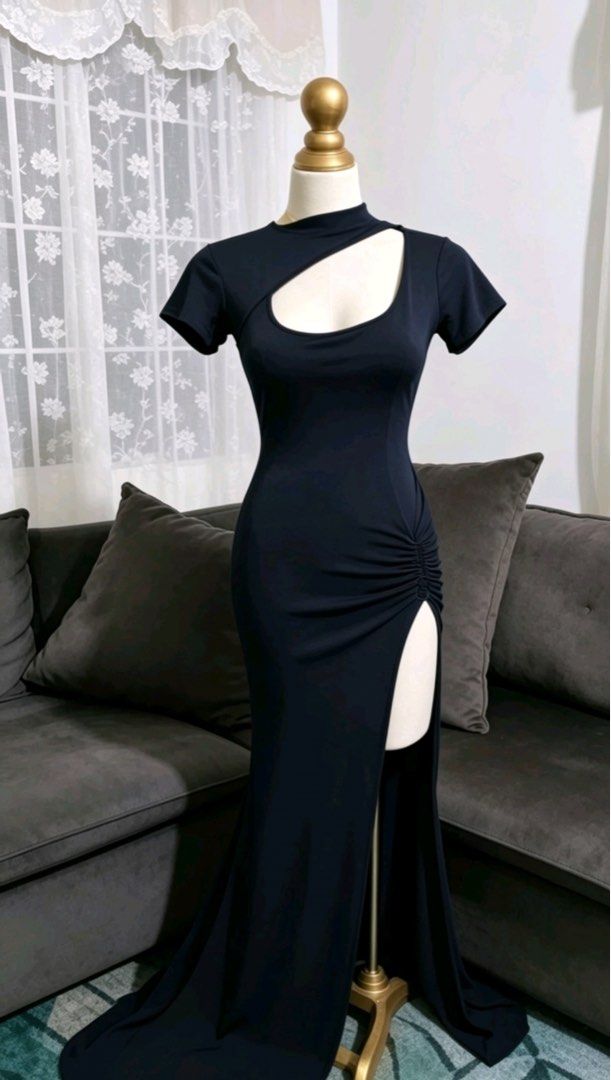 Sexy Black Cutout Back Long Evening Gown (Category: Evening dresses & gowns) located in Valenzuela. Submitted by _ellexx (Listing ID 1436018949, Image 1). Description: .