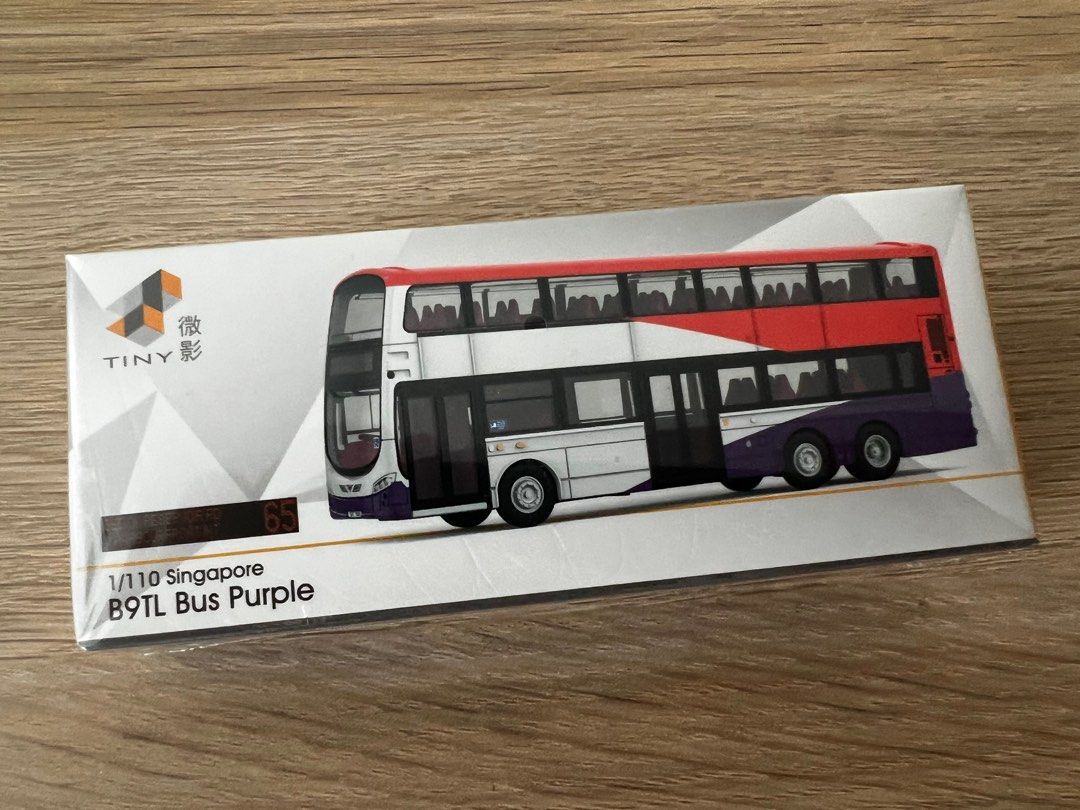 Singapore Double-decker Bus Model Collectible (Category: Vehicle & Diecast Models) located in Makati City. Submitted by whiskey9 (Listing ID 1435920131, Image 1). Description: - 1/110 - Meet-up in Makati - Cash/Gcash.