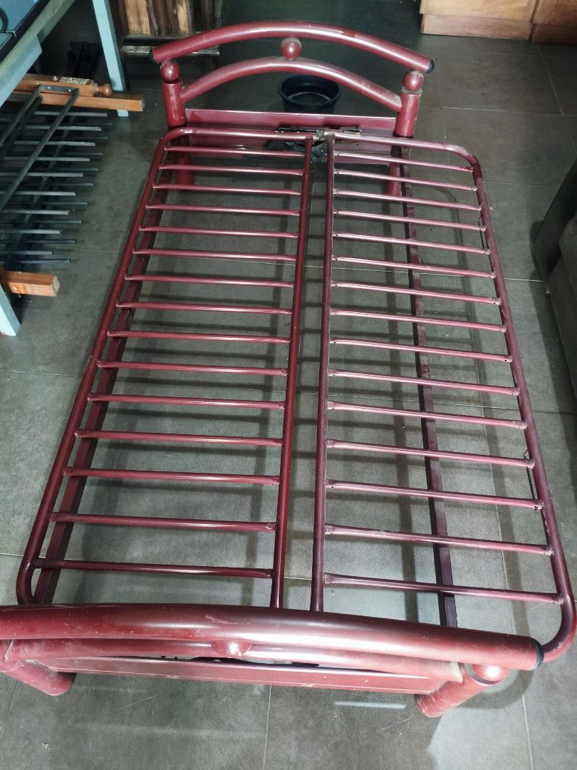 Sofa bed metal frame (Category: Bed Frames & Mattresses) located in Manila. Submitted by joe.kelly (Listing ID 1435944259, Image 1). Description: Sofa bed metal frame for sale - sofa on day -bed at night -converts to sofa or bed - Slatted design for mattress support - Curved headboard - Fits single or double bed - Easy to assemble/disassemble Dimension of bed : length 75 inches x width : 51 inches double size bed matibay kaysa foam sa shoppe Loca